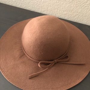 Wide brim floppy hat. Felt brown